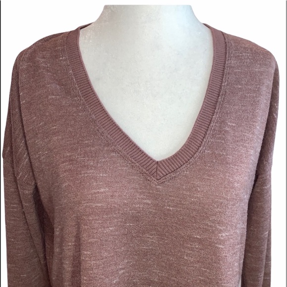 Aritzia Tops - Aritzia Wilfred Sherbrook V-Neck Tunic Side Slit